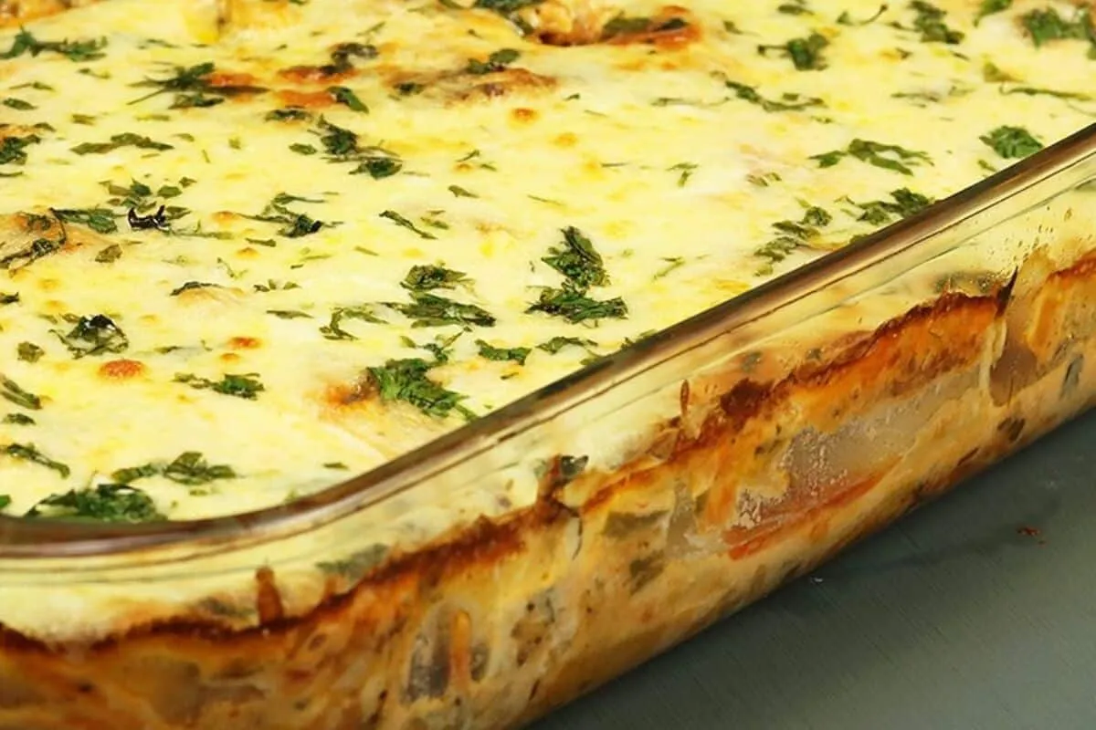 Filé de peixe gratinado: uma receita cremosa e muito rápida, para deixar o seu almoço especial