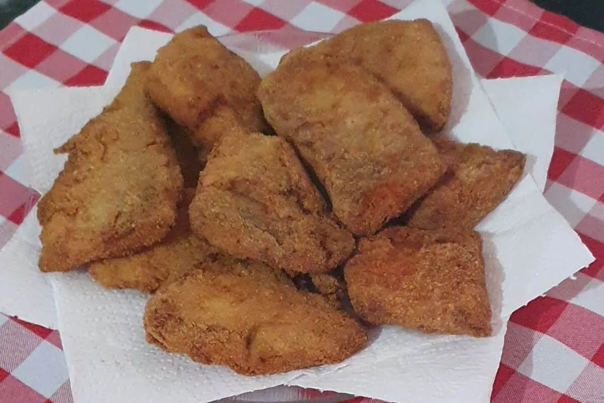 Filé de tilápia à milanesa: uma ótima opção para o almoço ou jantar que fica super crocante