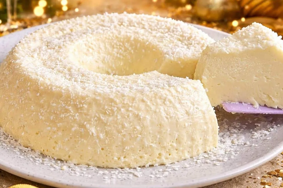Flan de abacaxi feito no liquidificador, que não precisa ir ao fogo e fica pronto em minutos