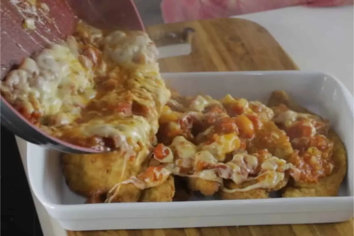 Frango à parmegiana rápido e irresistível para seu almoço de domingo em família