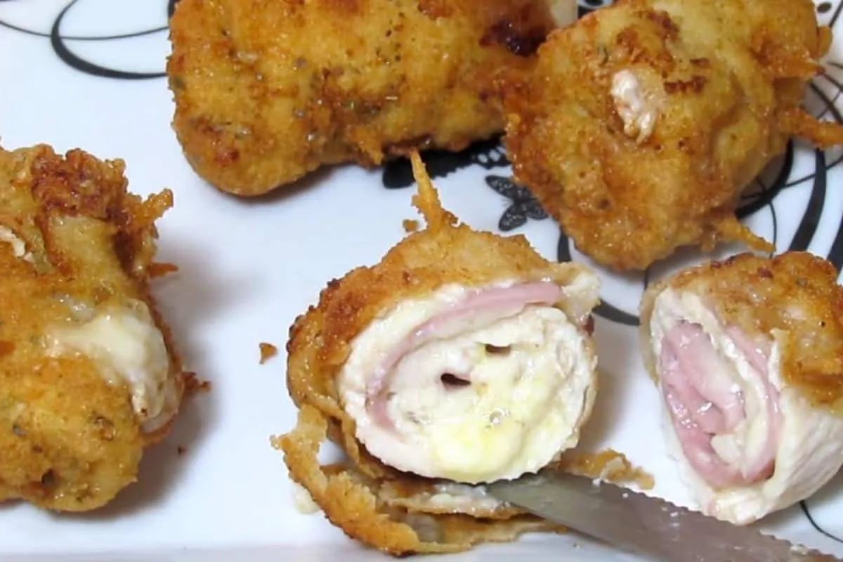 Frango a rolê recheado que parece prato de restaurante de tão gostoso