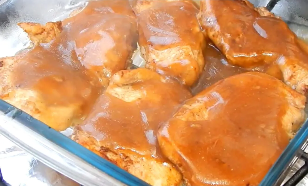 Frango ao molho shoyu delicioso e fácil de fazer fica ótimo em qualquer dia da semana