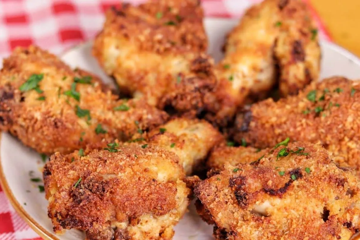 Frango assado na Air Fryer: essa crosta de parmesão vai fazer você viciar em frango sem fritura