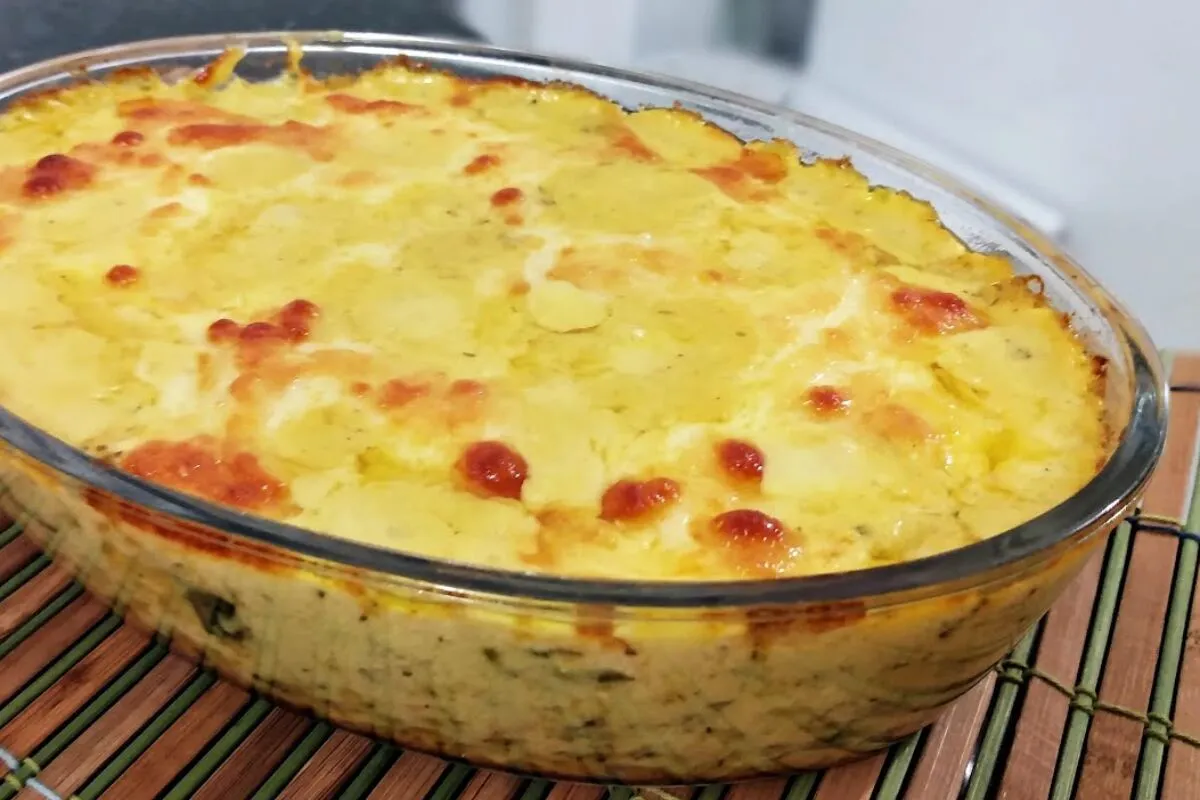 Frango com creme de milho gratinado: prato cremoso e delicioso para o almoço
