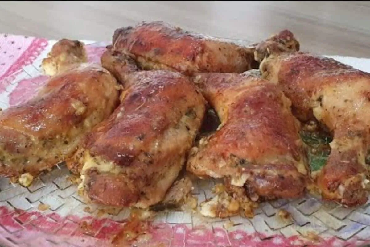 Frango com laranja, uma receita fácil e suculenta, que traz um sabor agridoce espetacular