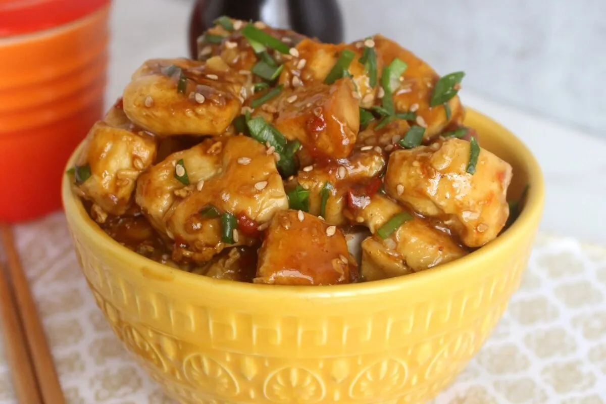 Frango com molho de laranja, que fica divino e vai deixar todo mundo com água na boca