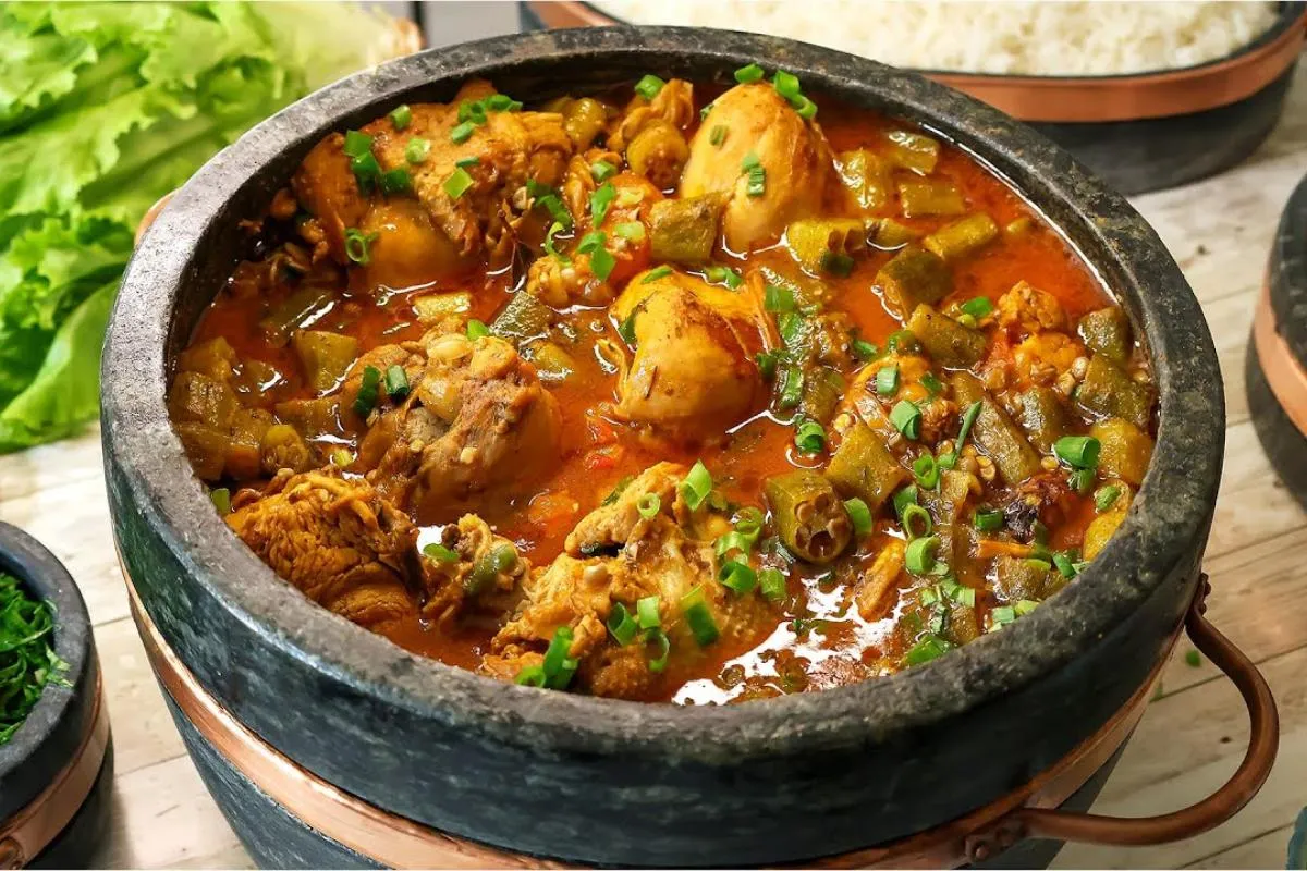 Frango com quiabo ao modo mineiro de cozinhar: uma delícia e sem baba