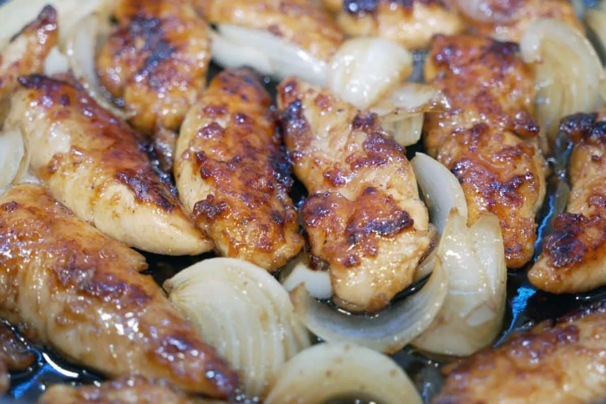 Frango com shoyu e mel: fica muito suculento e um sabor muito marcante