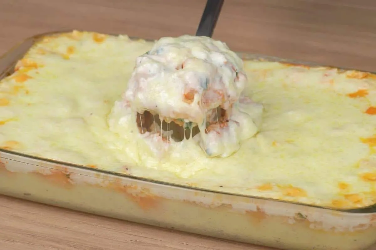 Frango cremoso com purê de batata fácil de fazer para qualquer dia da semana