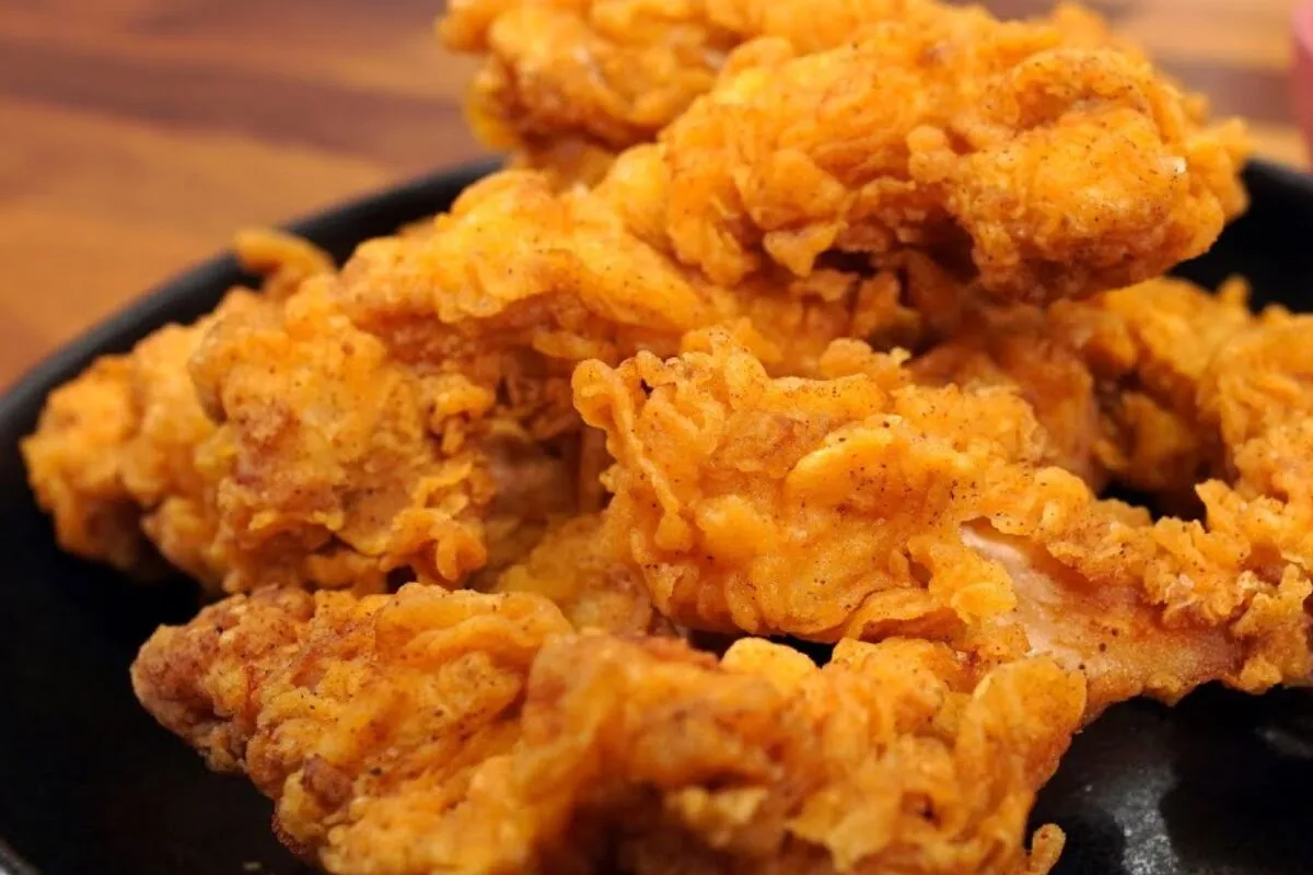 Frango frito crocante e o melhor dessa receita é o segredo para ficar muito gorduroso