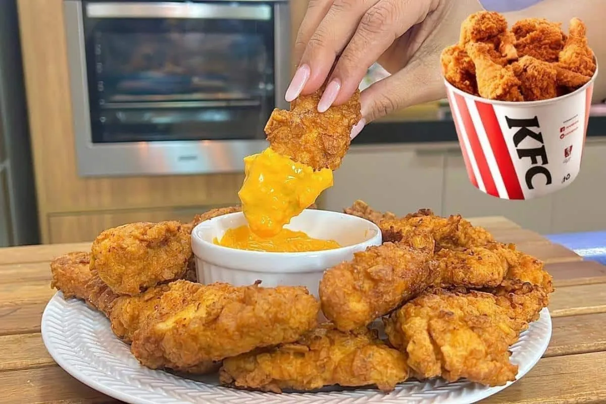 Frango frito empanado igual do KFC para você servir como acompanhamento no almoço de natal