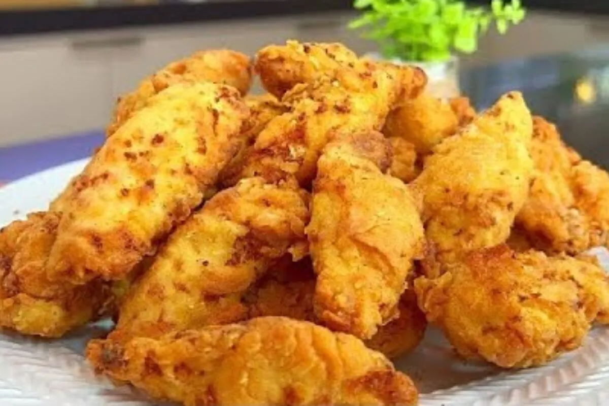 Frango frito empanado sequinho e crocante, receita fácil, rápida e irresistível para o almoço