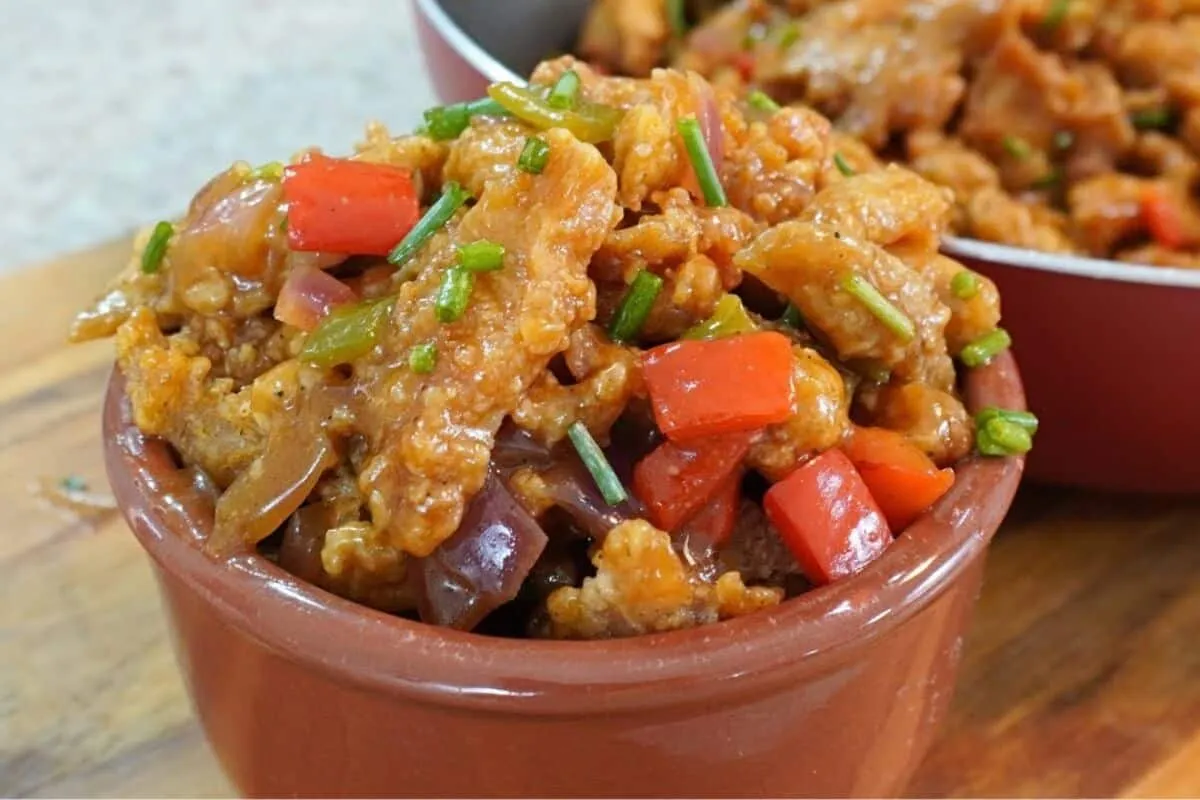 Frango frito oriental: receita asiática que fica suculenta e cheio de sabor