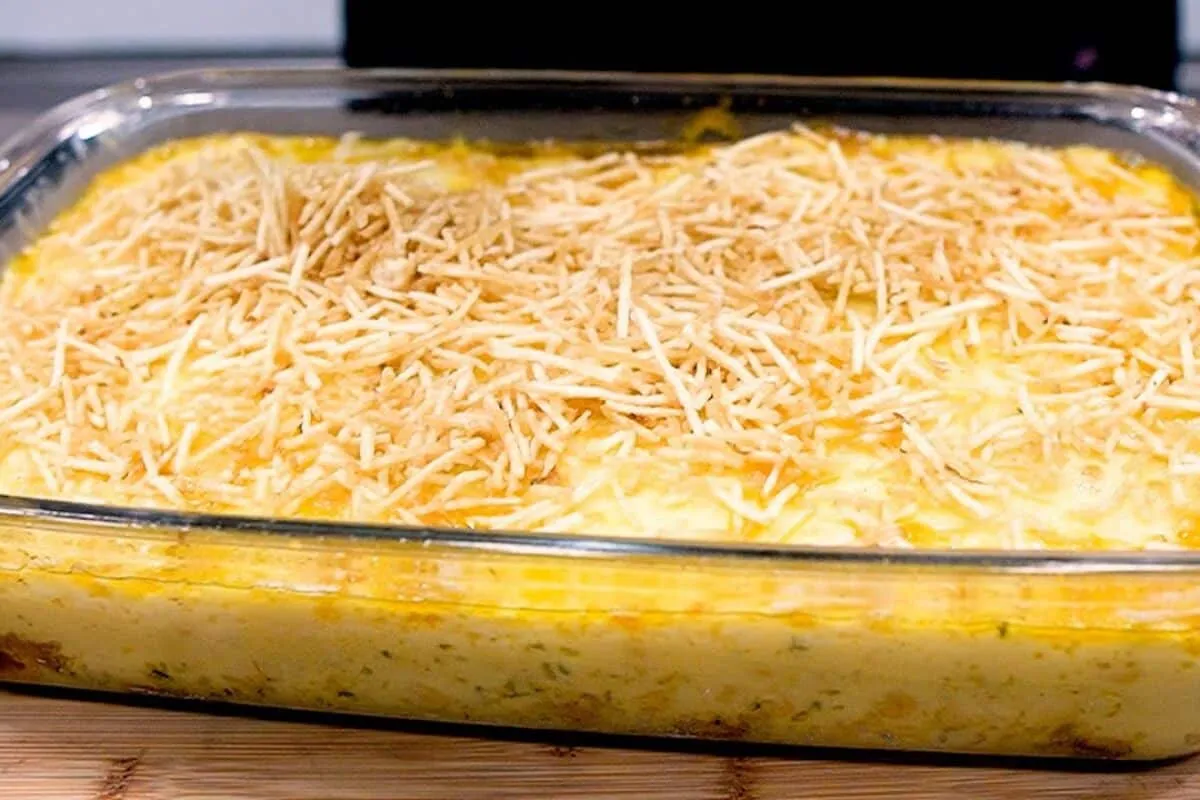 Frango gratinado com creme de milho: almoço de domingo fácil e maravilhoso