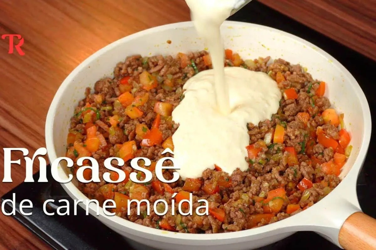 Fricassê de carne moída fácil de fazer, cremoso e ideal para um almoço rápido e gostoso