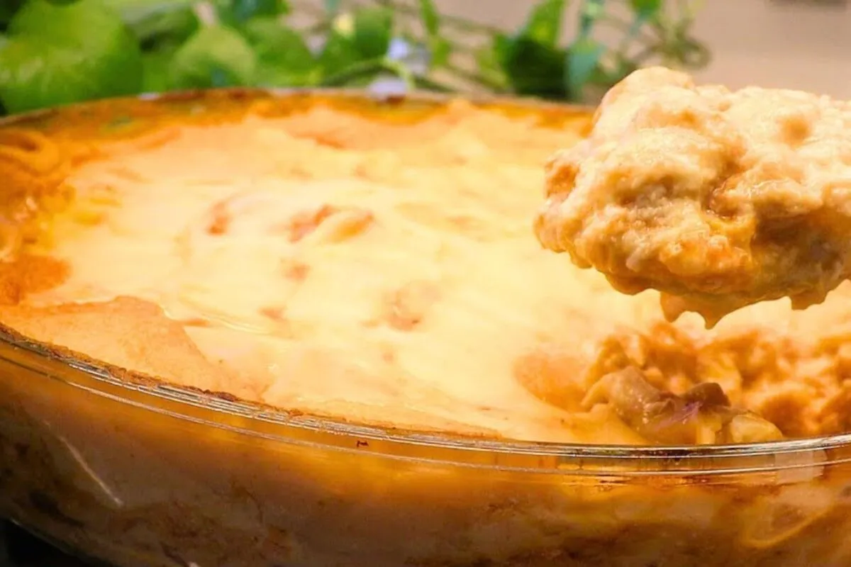 Fricassê de frango cremoso prático e muito gostoso para servir sem complicação e agradar toda família