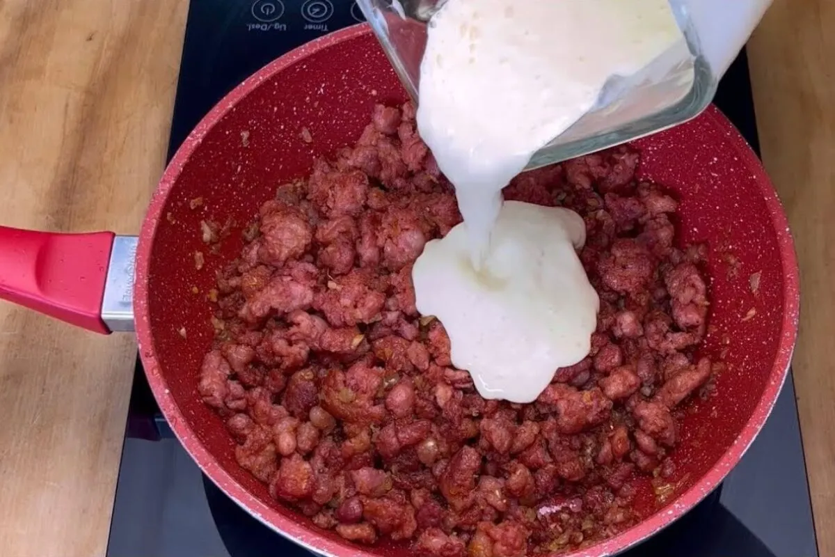 Fricassê de linguiça diferente e muito simples de fazer para o almoço de agora