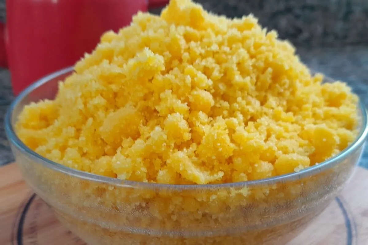 Fubá suado mineiro com gostinho de infância, receita simples e tradicional que dá água na boca