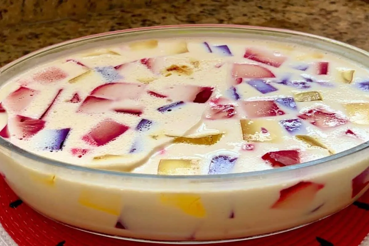 Gelatina colorida muito fácil e refrescante, que vai agradar as crianças e os adultos também