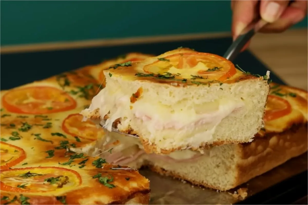 Lanchão de forno com massa leve e fofinha que é perfeito para qualquer dia da semana