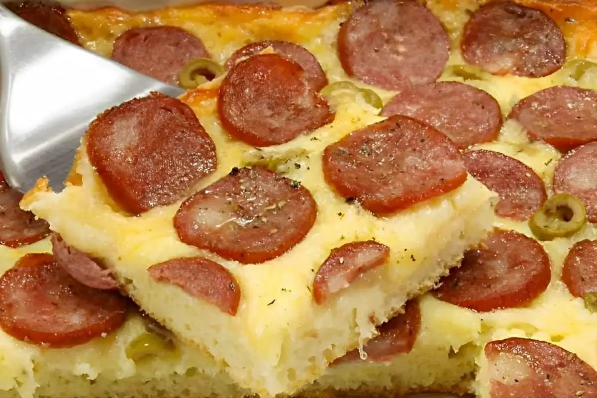 Lanche salgado de liquidificador com calabresa muito rápido e fácil de preparar