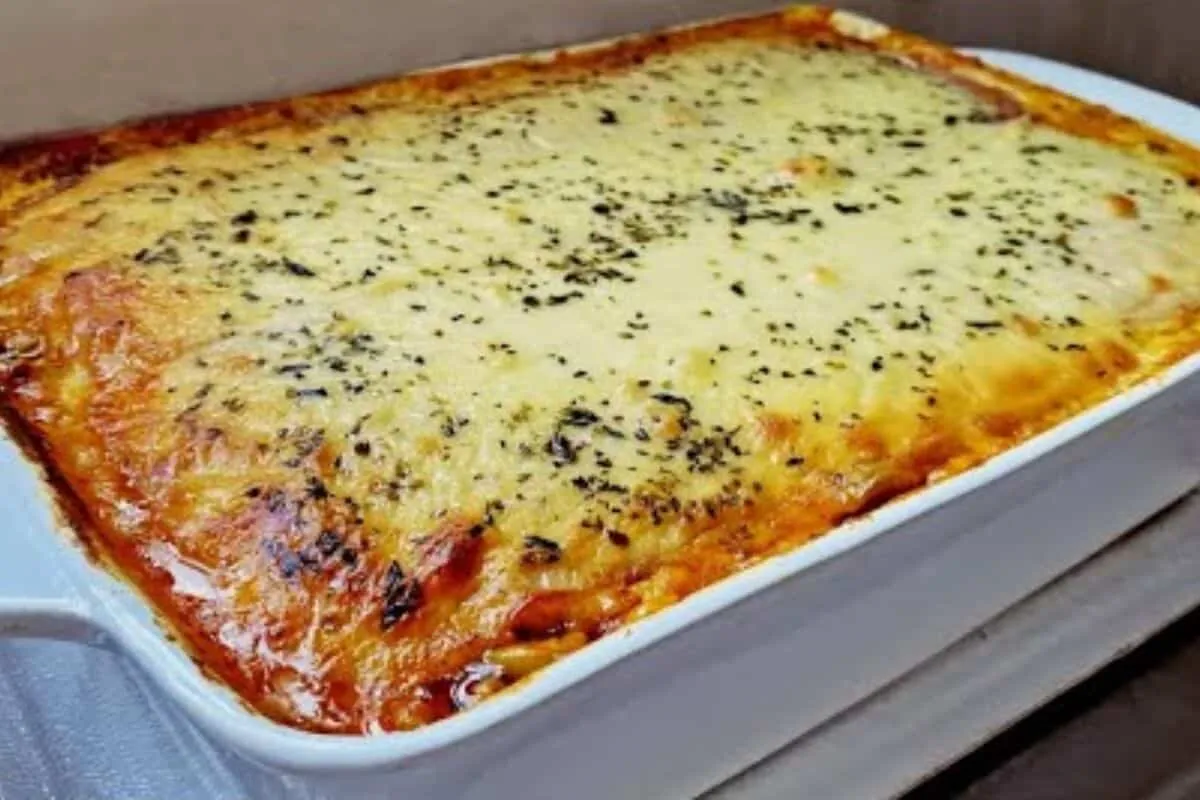 Lasanha à bolonhesa cremosa e gratinada de dar água na boca só de olhar