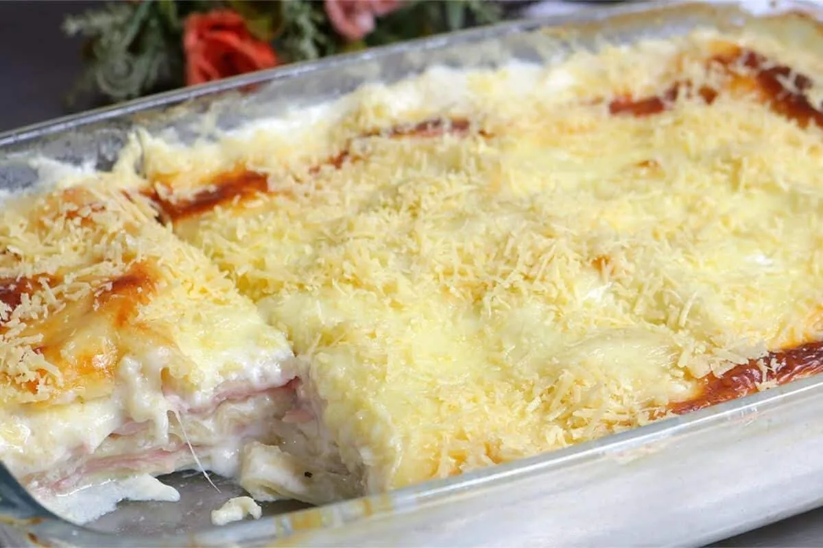 Lasanha com massa pronta direto ao forno, fácil, rápida e cheia de sabor para seu almoço