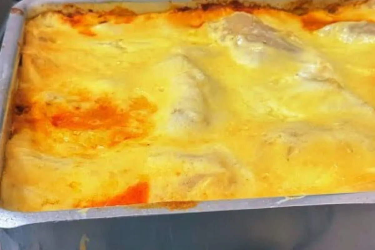 Lasanha cremosa, uma receita à bolonhesa com molho branco que fica simplesmente divina