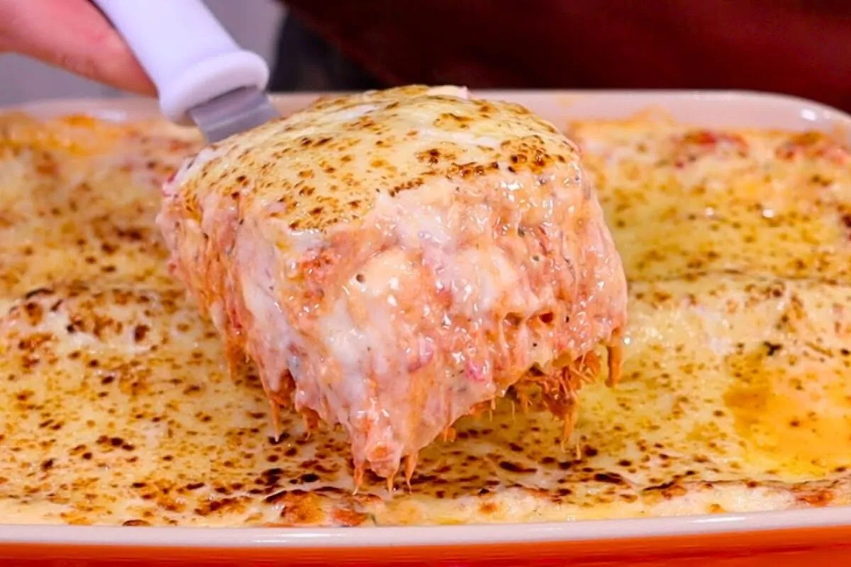 Lasanha de frango cremosa e perfeita para o almoço de domingo, uma receita incrível
