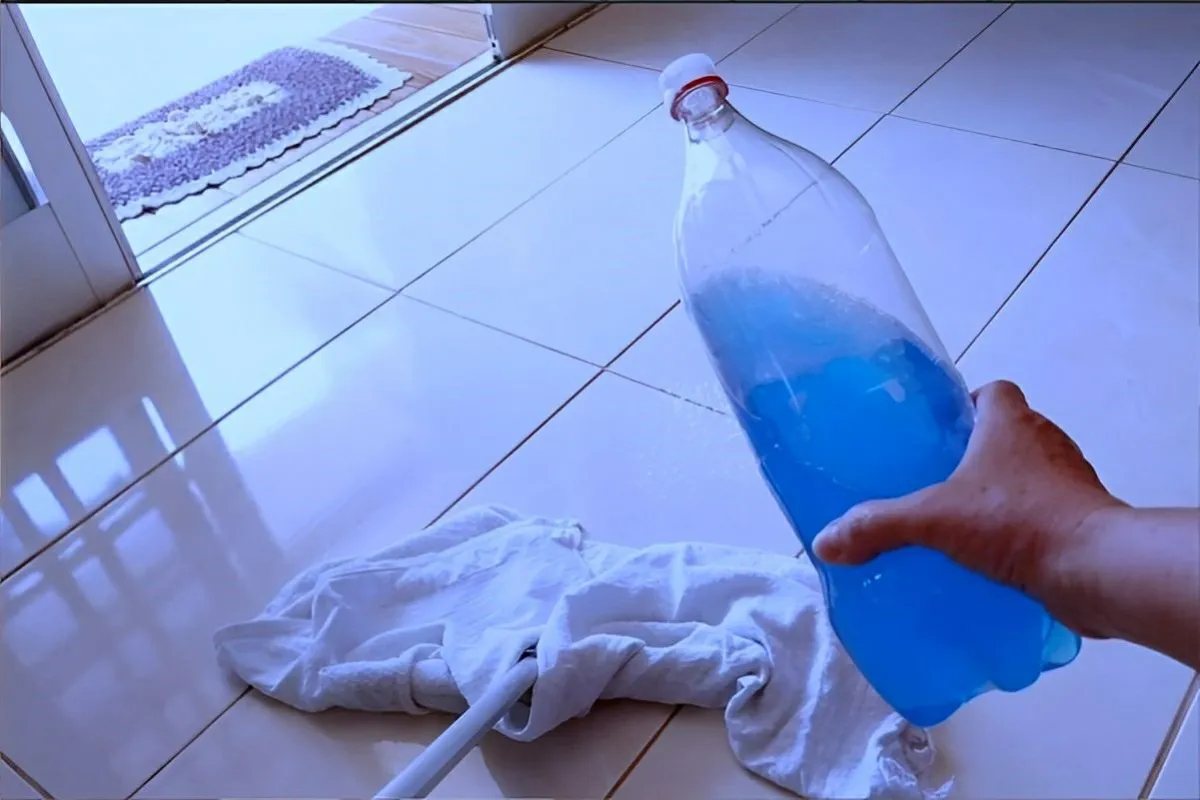 Limpa piso caseiro 3 em 1 para limpar desinfetar e deixar seu piso brilhando