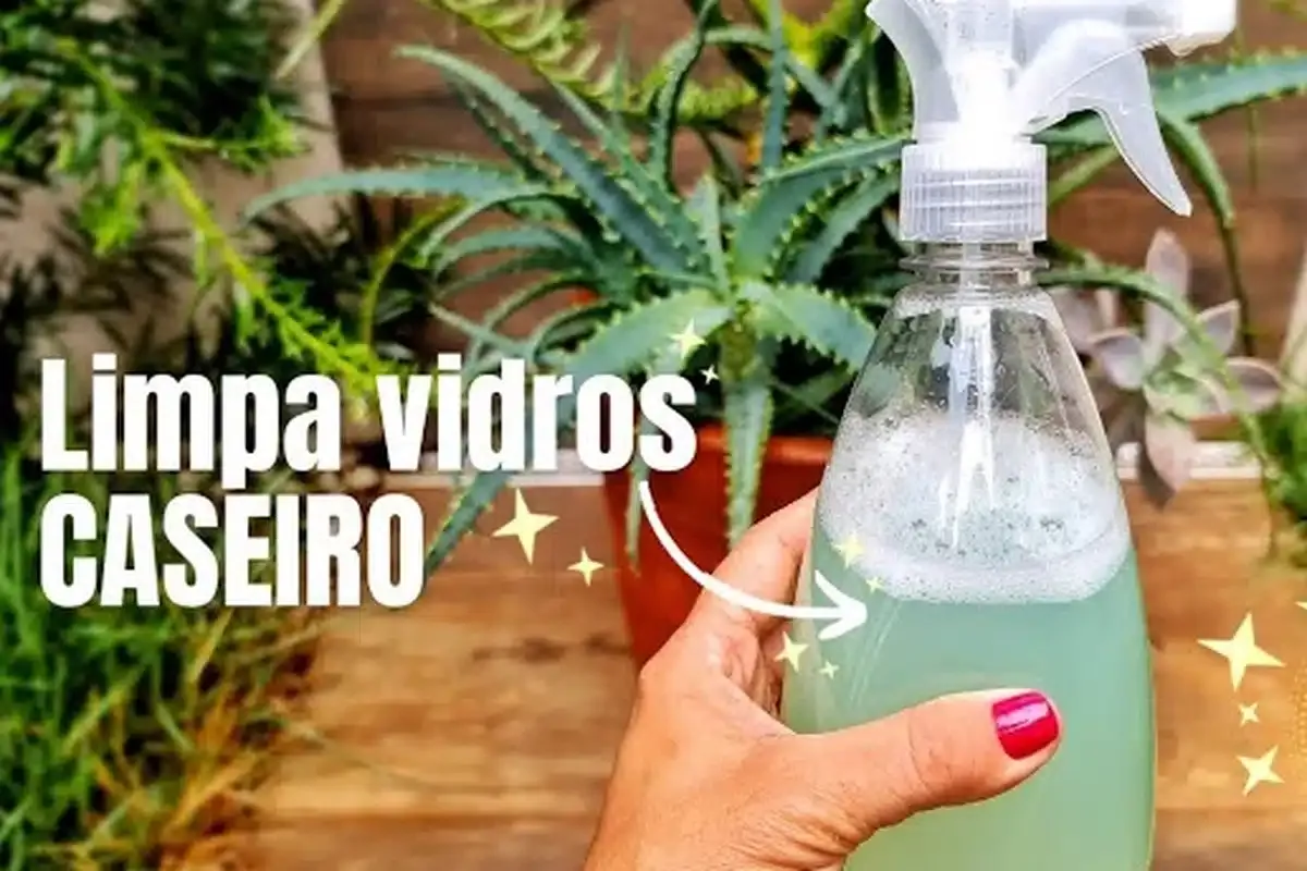 Limpa vidros caseiro: essa misturinha é uma beleza na hora de tirar manchas