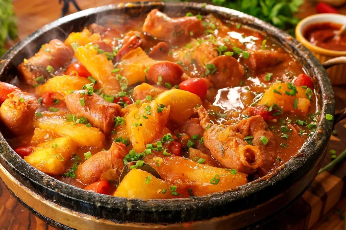 Linguiça atolada mineira: receita mineira deliciosa que é perfeita para o almoço de Ano Novo
