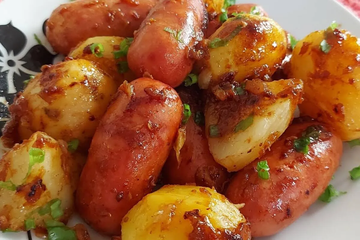 Linguiça com batata fácil e deliciosa que você faz em poucos minutos para a hora do almoço
