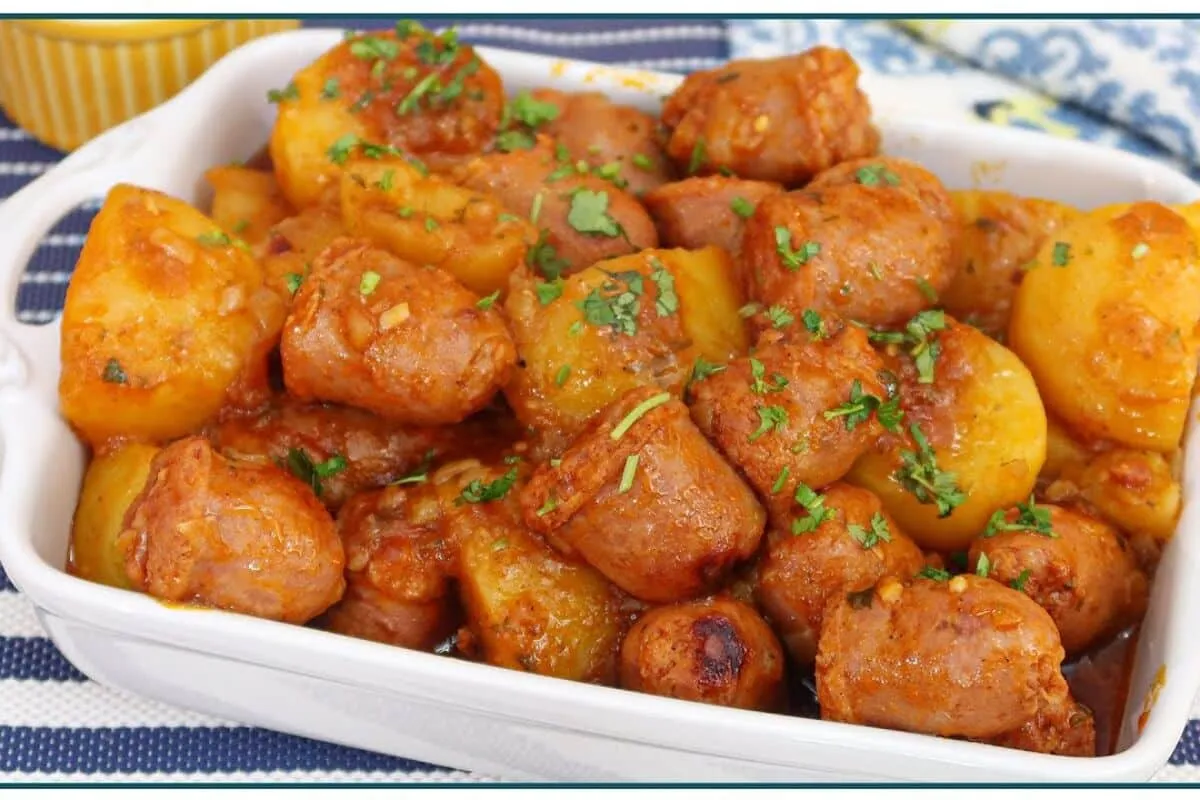 Linguiça toscana com batata, que é prática, saborosa, econômica, e fica pronta em minutos