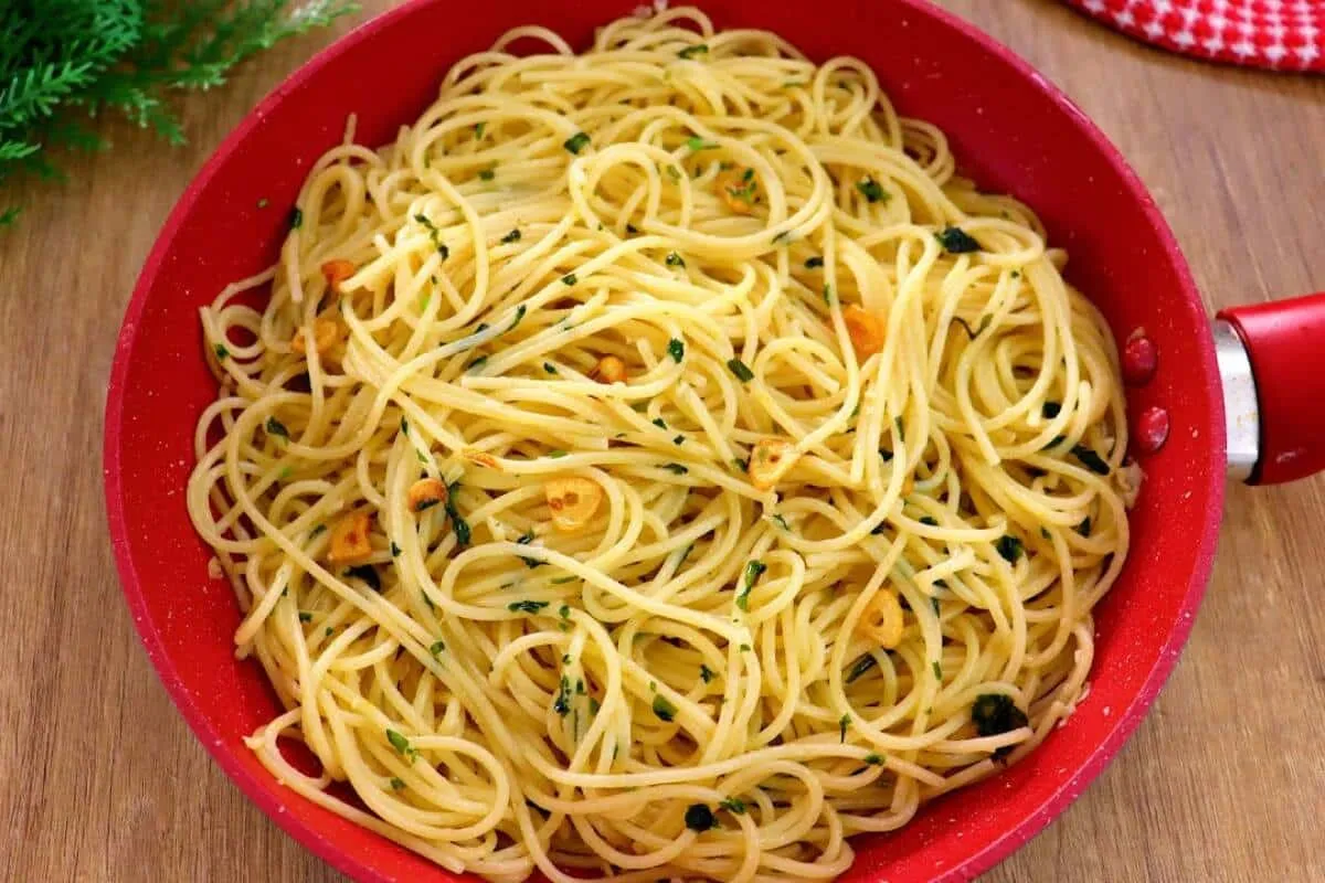 Macarrão alho e óleo perfeito: veja como eu faço para ficar bem soltinho e saboroso