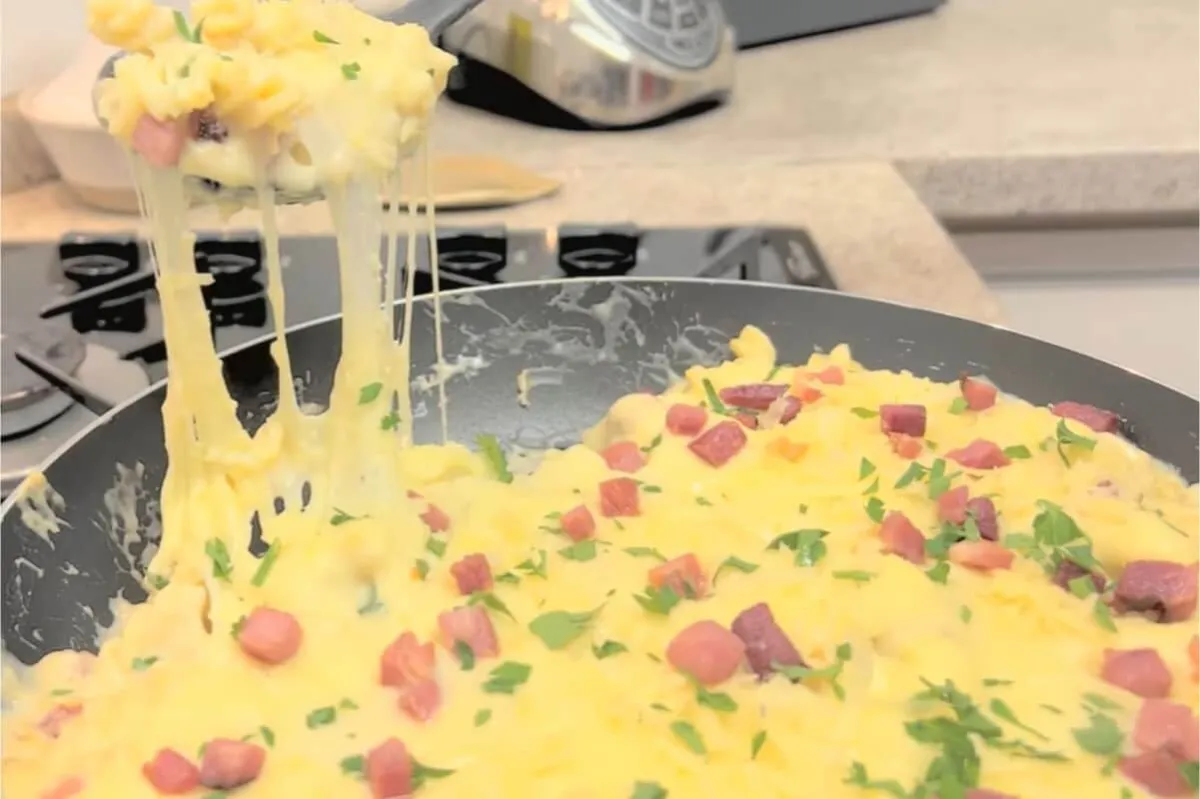 Macarrão com creme de batata muito fácil de fazer para seu almoço de hoje