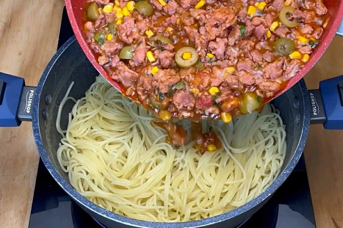 Macarrão com linguiça: uma receita econômica e deliciosa para o seu almoço ou jantar