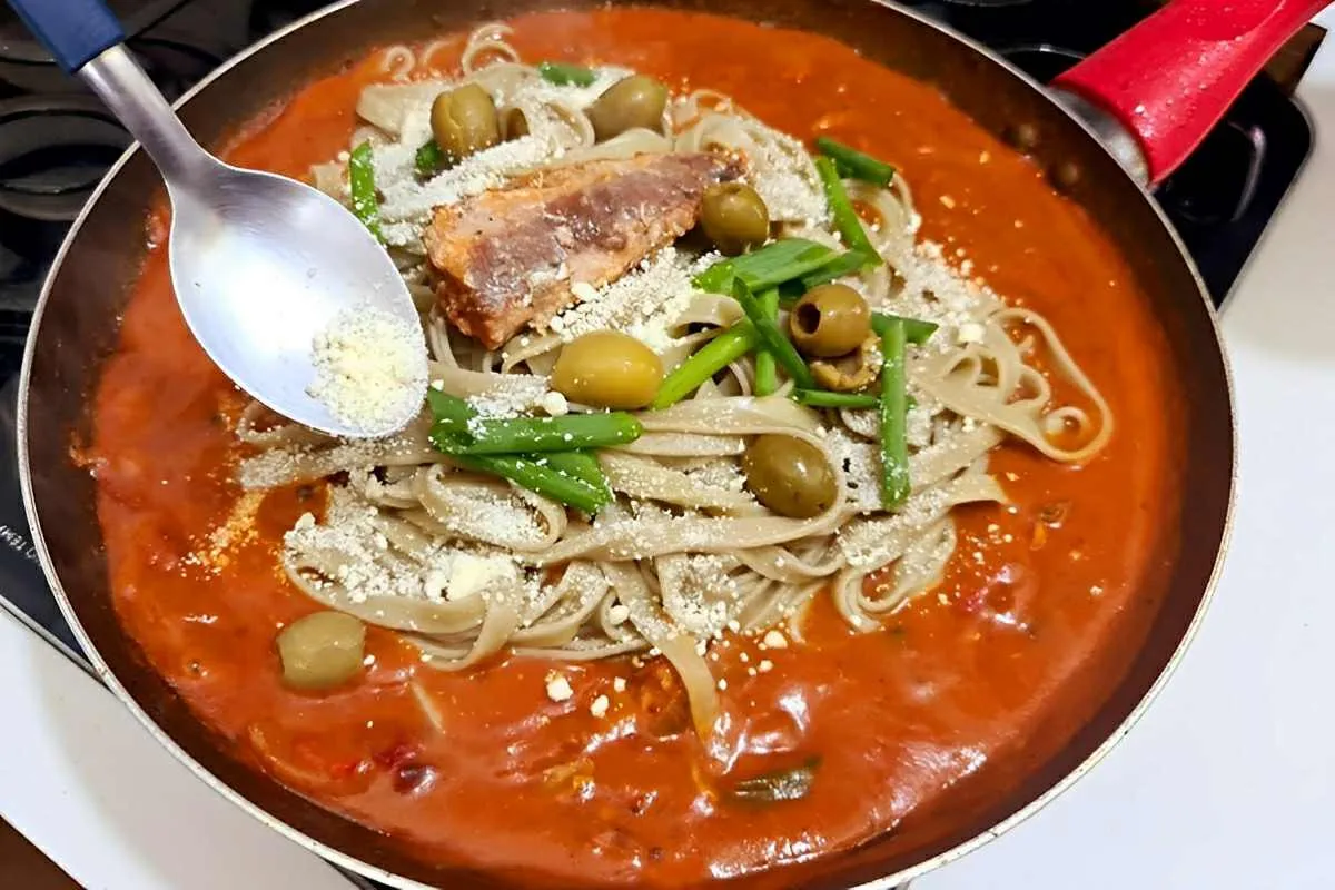 Macarrão com sardinha: uma receita econômica e saborosa para o dia a dia
