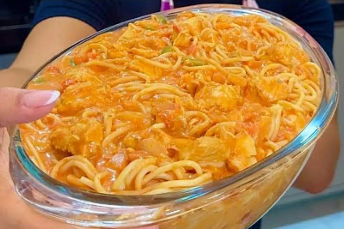 Macarrão cremoso com frango para você só querer fazer desse jeito