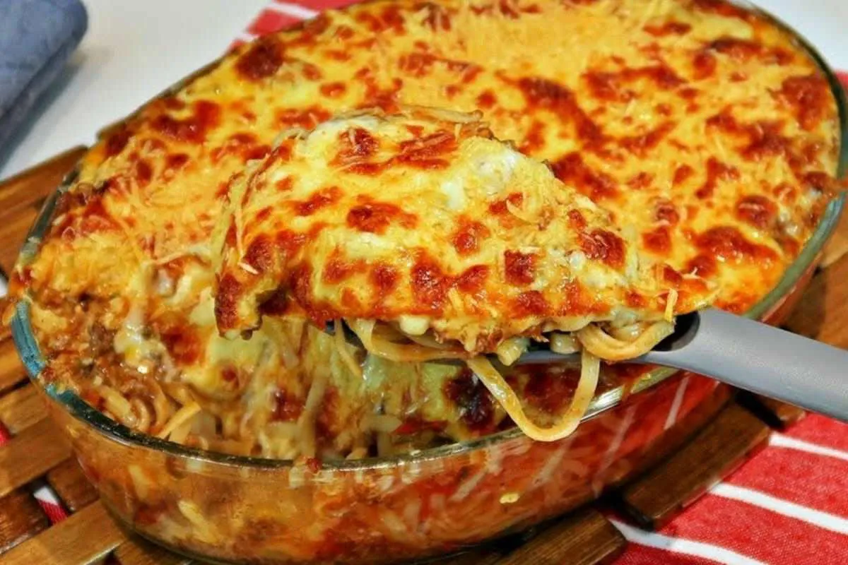 Macarrão cremoso de forno o prato principal que você precisa fazer para sua família