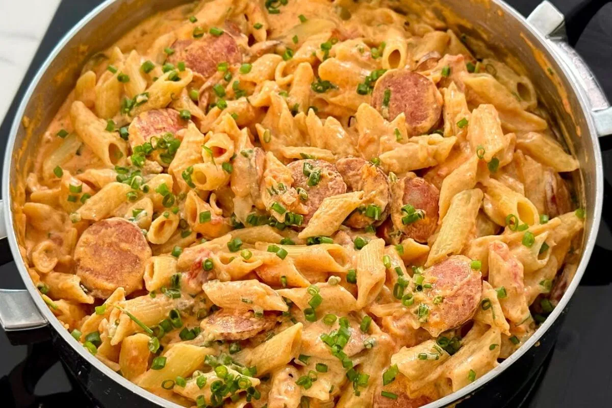 Macarrão cremoso feito na panela, sem forno e com sabor irresistível