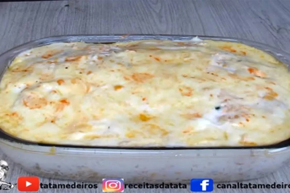 Macarrão de forno: o prato completo de frango cremoso para preparar o almoço da família de um jeito super fácil.