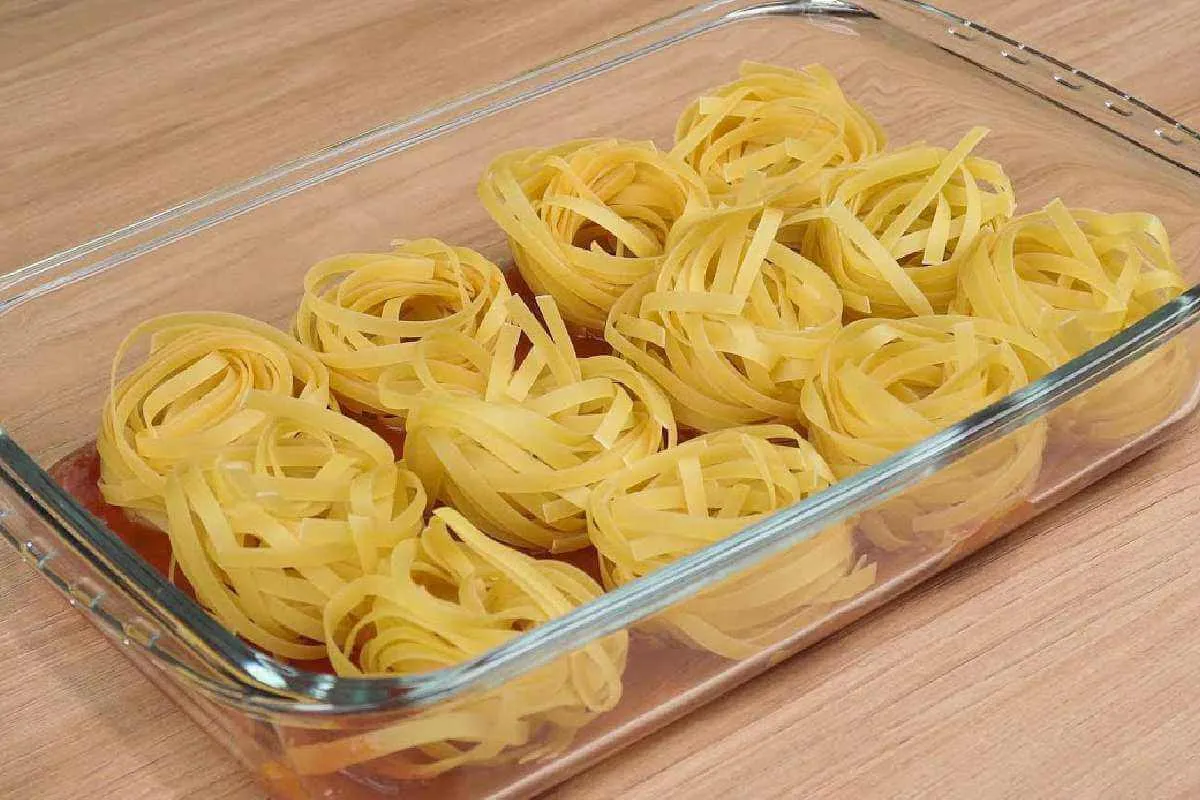 Macarrão de preguiçoso ótimo para quem não tem muito para fazer o almoço