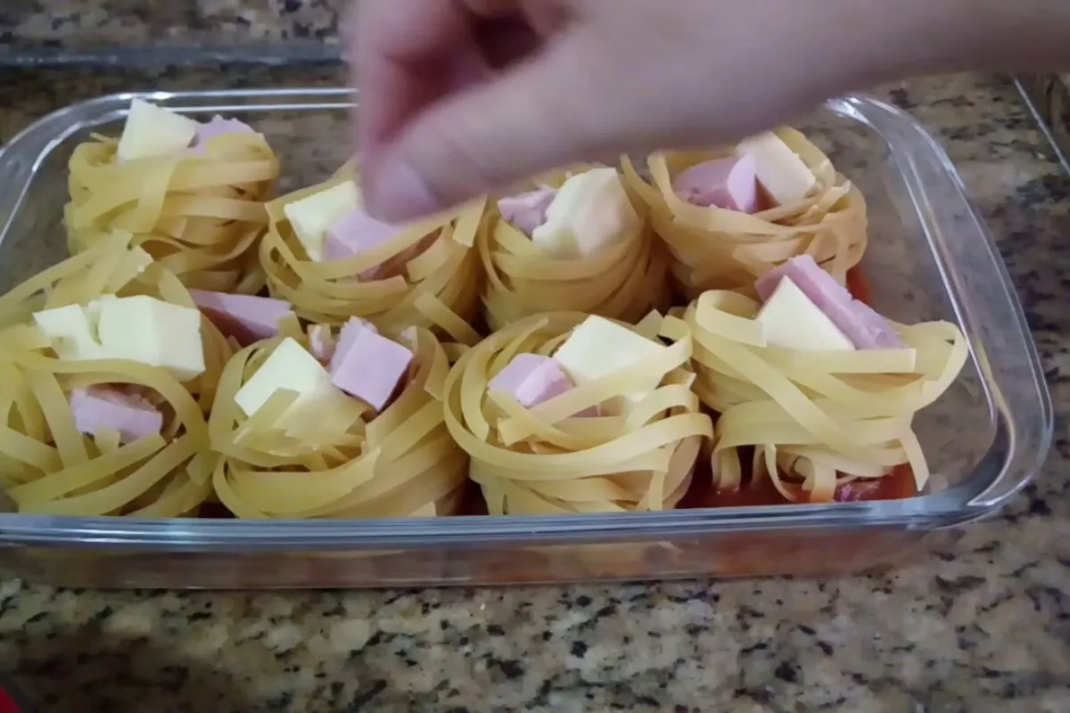 Macarrão ninho recheado ao forno: uma opção rápida, prática e saborosa, que todos amam