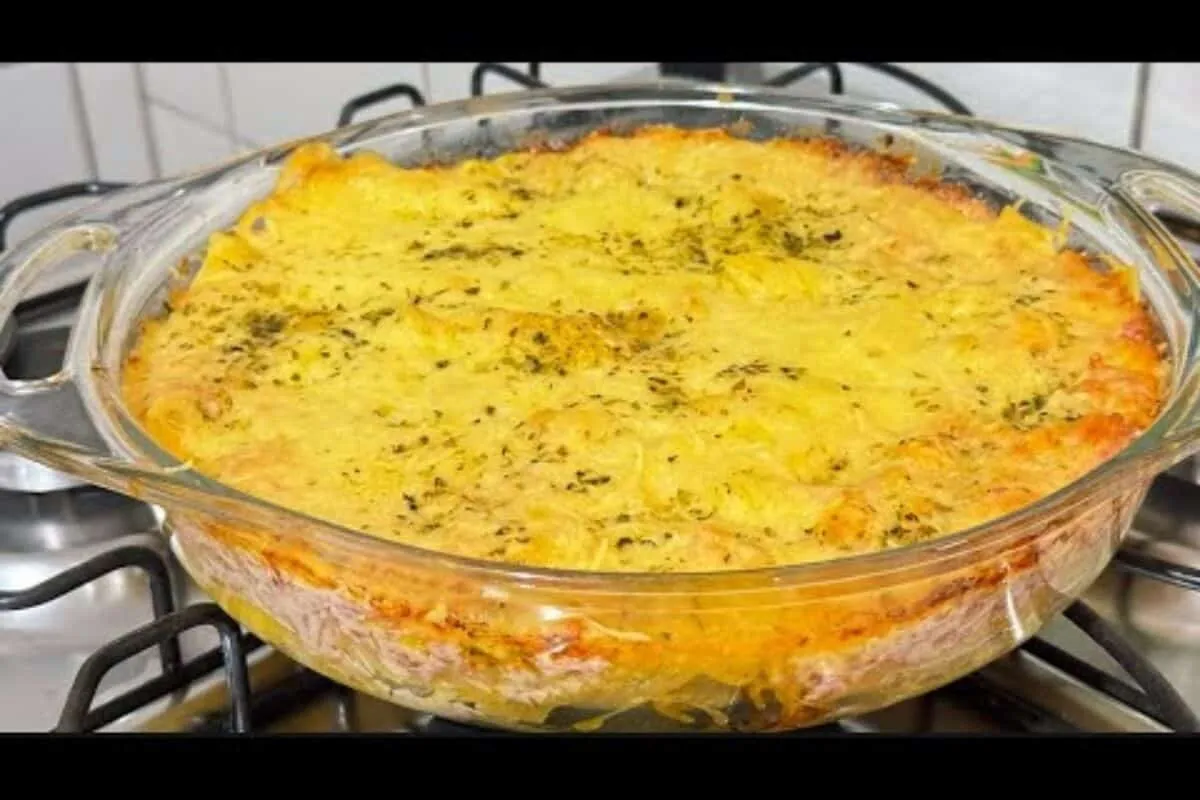 Macarronada cremosa de forno com calabresa e um molho especial, que será um sucesso em sua mesa