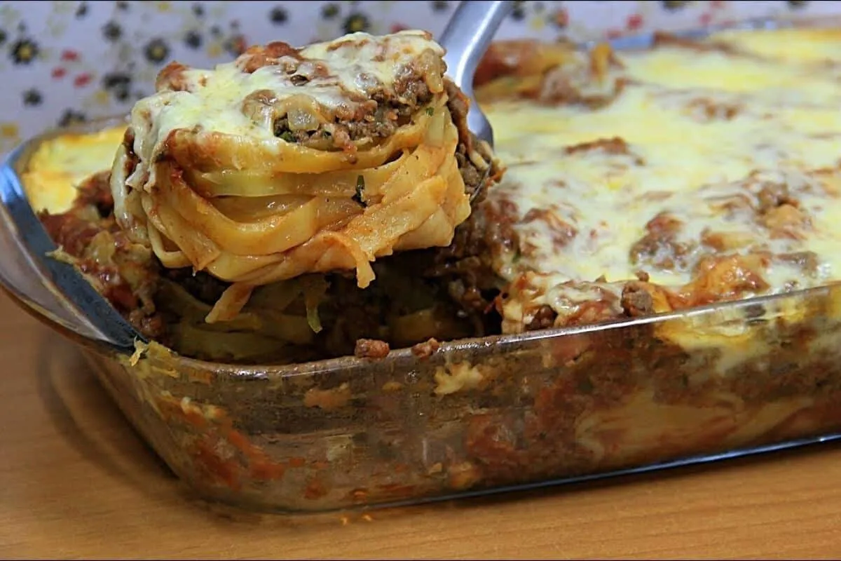 Macarronada cremosa que fica irresistível: não precisa de outra coisa no seu almoço