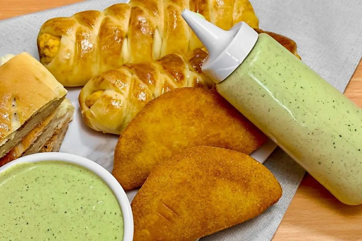 Maionese caseira temperada perfeita para lanches salgados e saladas