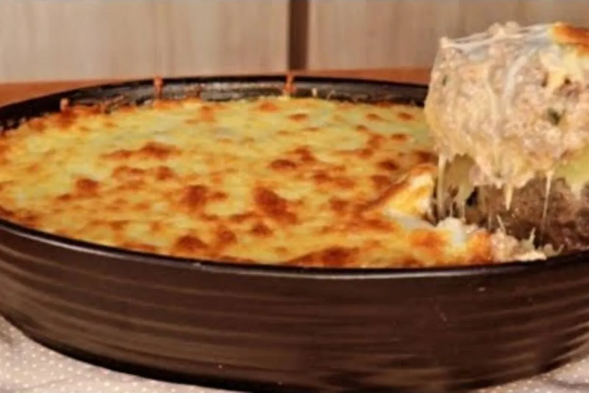 Mandioca cremosa na travessa: a opção perfeita para o almoço de domingo do dia das mães