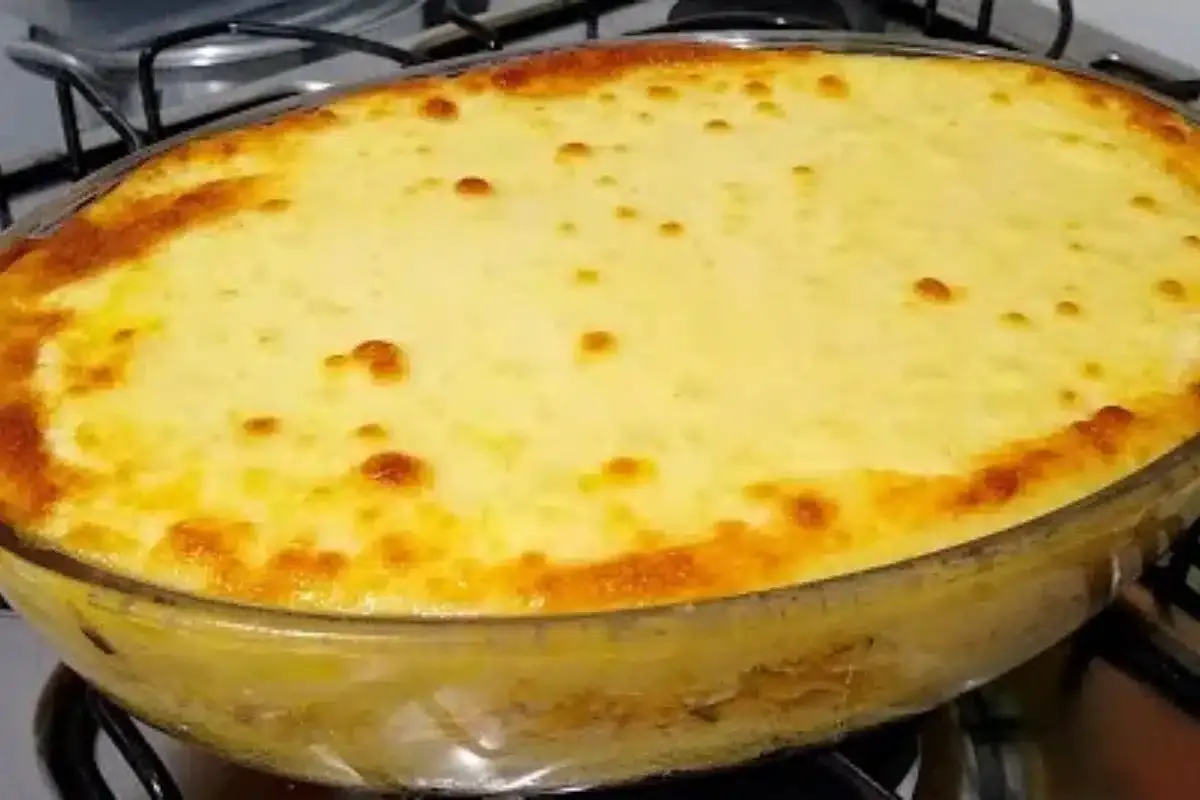 Mandioca gratinada: depois desta receita super cremosa e fácil, você só vai querer comer mandioca assim