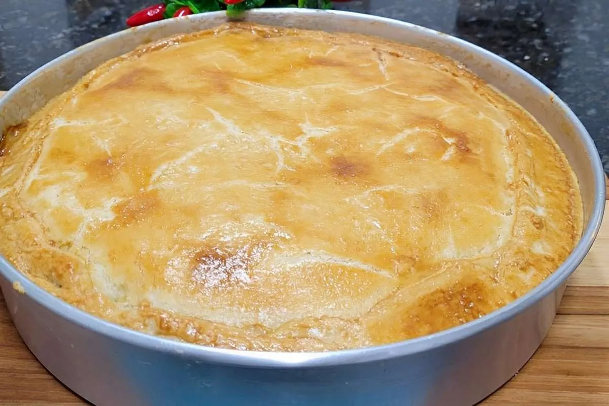 Massa de empadão com poucos ingredientes e que derrete na boca